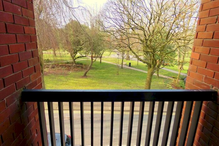 2 Bedroom Apartment To Rent In Cross Street, Preston, PR1