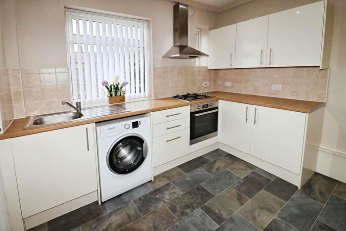3 Bedroom Terraced House For Sale In Terminus Road, Bromborough, CH62 - Photo 2