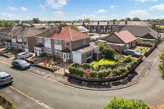 3 Bedroom Semi-Detached House For Sale In Medway Close, Ashton-In-Makerfield, WN4