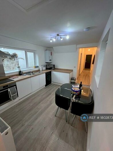 2 Bedroom Flat To Rent In Severn Road, Weston-Super-Mare, BS23