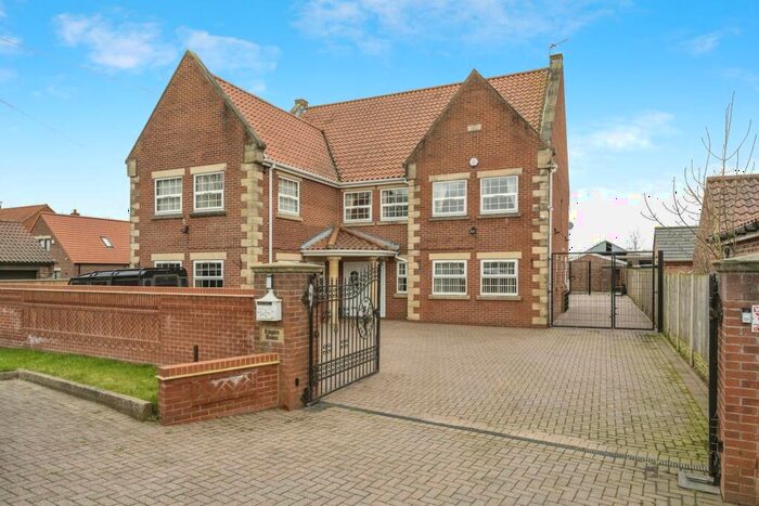 6 Bedroom Detached House For Sale In Moss Road, Moss, Doncaster, South Yorkshire, DN6