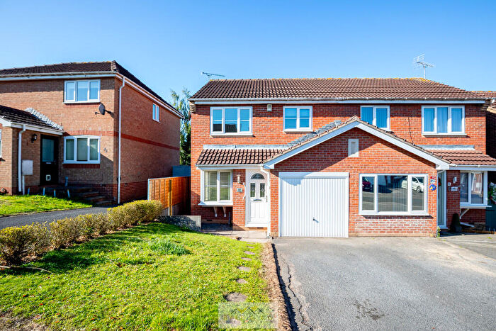 3 Bedroom Semi-Detached House For Sale In Lancaster Walk, Gateford, Worksop, S81