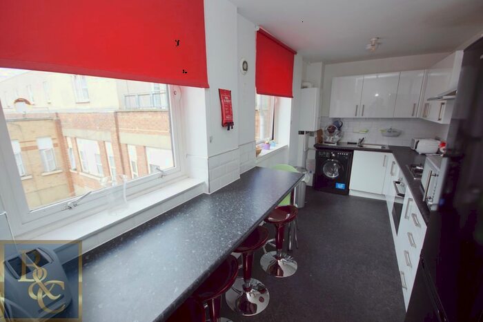 4 Bedroom Flat To Rent In Britannia Street, Kings Cross, WC1X