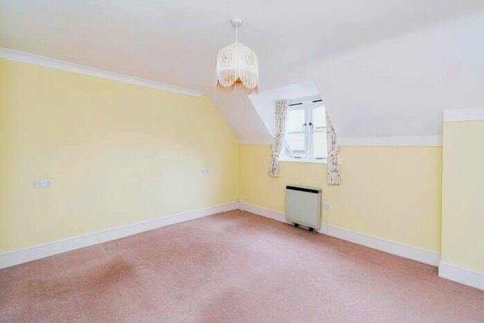 2 Bedroom Terraced House For Sale In Garden Mews, Warsash, Southampton, Hampshire, SO31