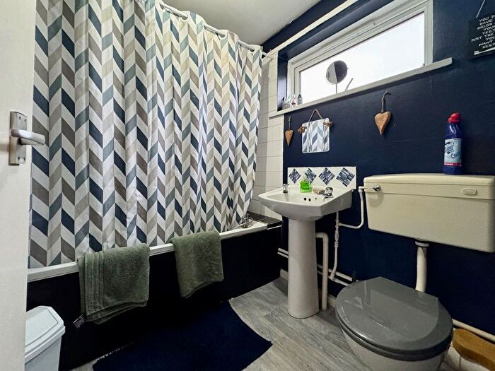 3 Bedroom Semi-Detached House For Sale In Doddington, Telford, TF3 - Photo 7