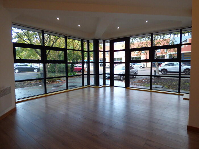 2 Bedroom Apartment To Rent In The Quadrant, SN5