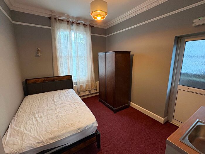 Studio To Rent In Bushey Grove Road, Bushey, WD23