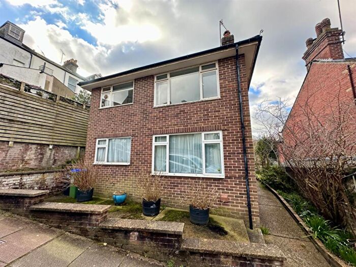 2 Bedroom Flat To Rent In Toronto Terrace, Lewes, BN7