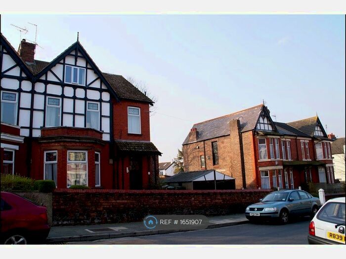 2 Bedroom Flat To Rent In First Floor, Wallasey, CH45