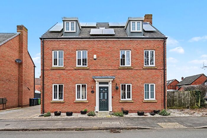 5 Bedroom Detached House For Sale In Berrybanks, Rugby, CV22