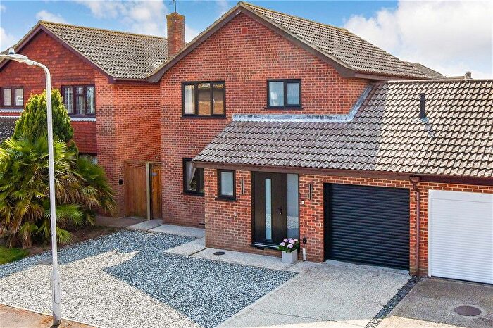 3 Bedroom Detached House For Sale In Harwick Drive, New Romney, Kent, TN28