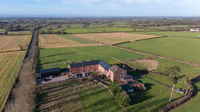 3 Bedroom Barn Conversion For Sale In Willington Road, Willington, CW6