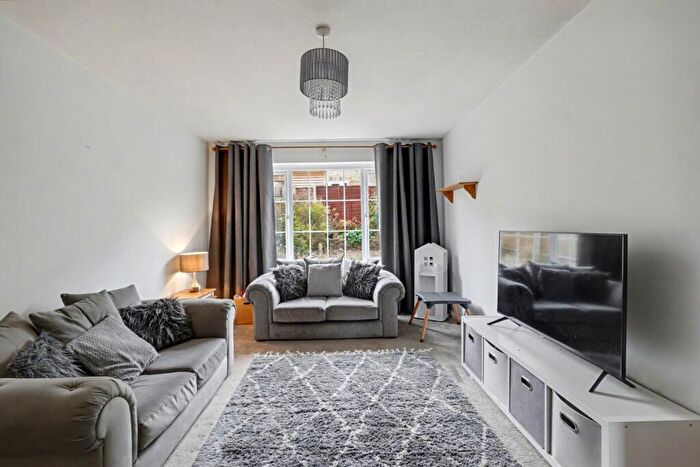 3 Bedroom End Of Terrace House For Sale In Woollett Road, Sittingbourne, Kent, ME10