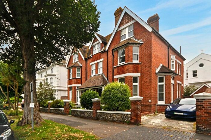 3 Bedroom Flat For Sale In Devonshire Place, Eastbourne, BN21