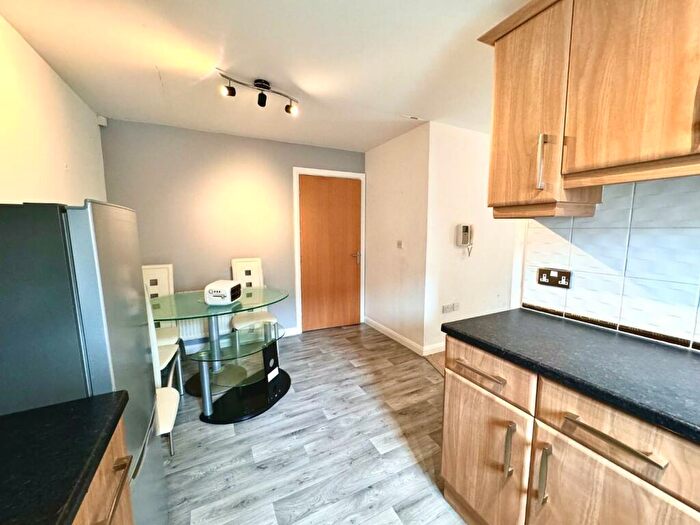 2 Bedroom Flat For Sale In Greenbrook Road, Burnley, BB12