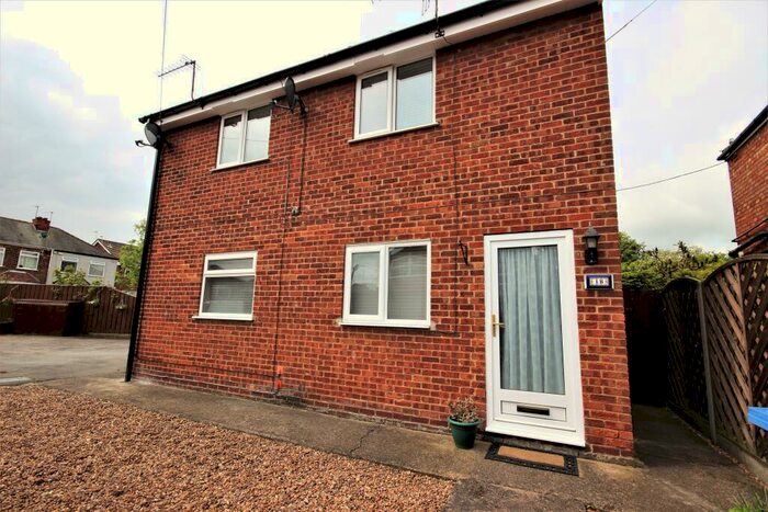 2 Bedroom Flat To Rent In Crossfield Road, Hessle, Hull, HU13
