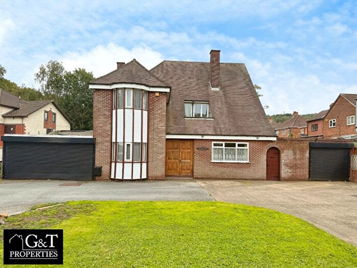 3 Bedroom Detached House For Sale In Wolverhampton Road, Oldbury, B69