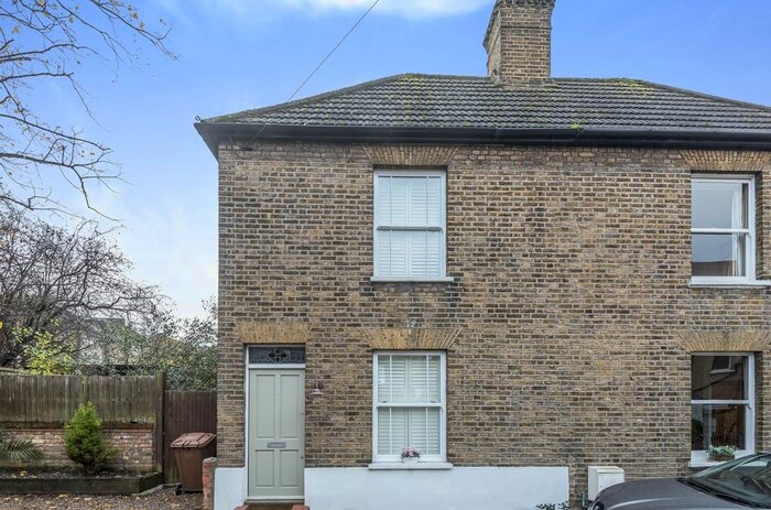 3 Bedroom Cottage To Rent In Alma Road, Sidcup, DA14