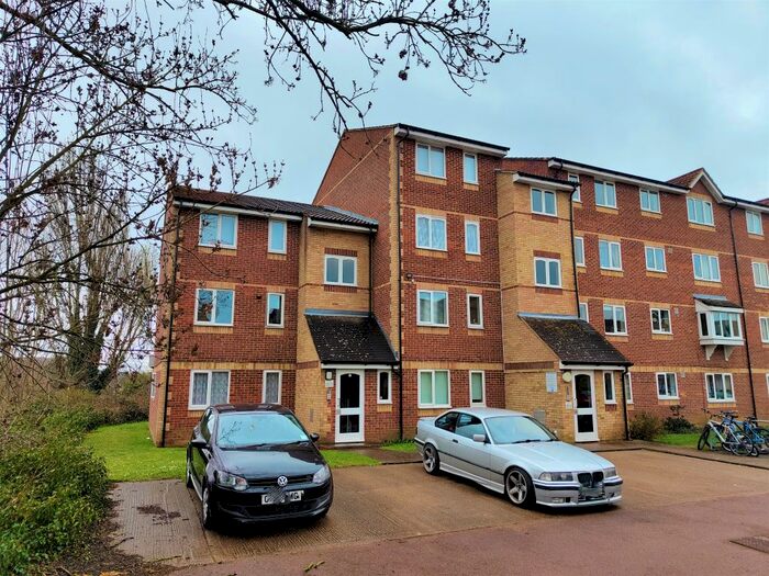 1 Bedroom Flat To Rent In Pioneer Way, Watford, WD18