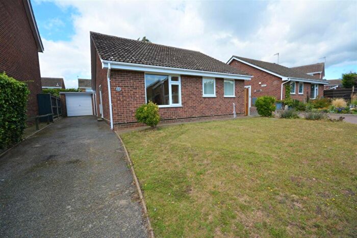 3 Bedroom Detached Bungalow To Rent In Damask Close, Carlton Colville, Lowestoft, NR33