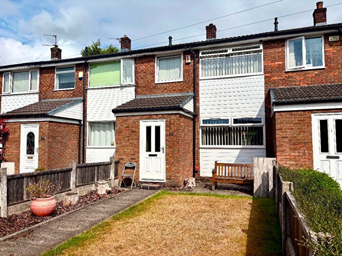 3 Bedroom Town House For Sale In Philips Avenue, Farnworth, Bolton, BL4