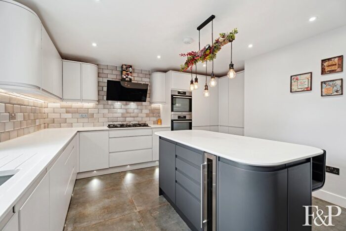 4 Bedroom Semi-Detached House For Sale In Peel Close, Windsor, SL4