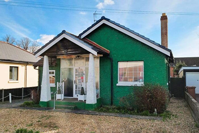 2 Bedroom Detached Bungalow For Sale In Farlington, Hampshire, PO6