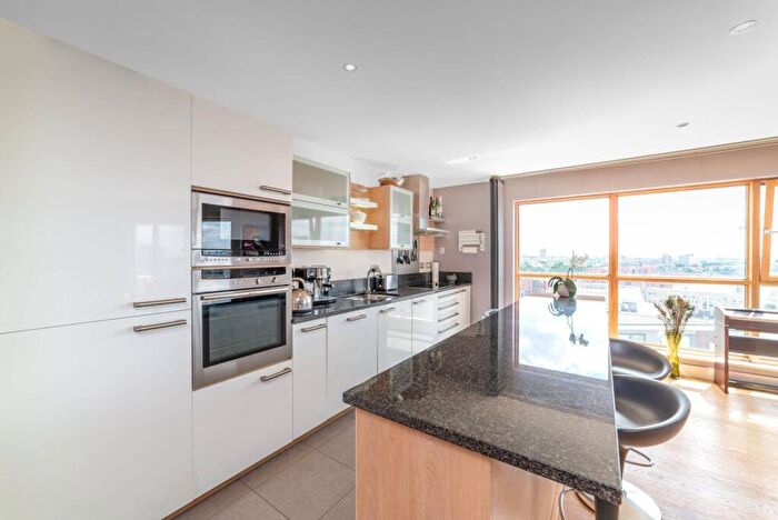 3 Bedroom Penthouse For Sale In Heritage Avenue, Hendon, London, NW9