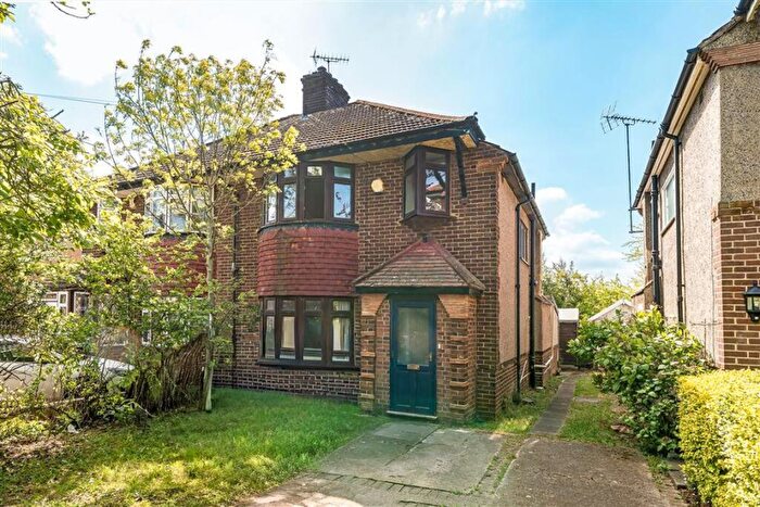 3 Bedroom Semi Detached House For Sale In Wricklemarsh Road, Blackheath, SE3