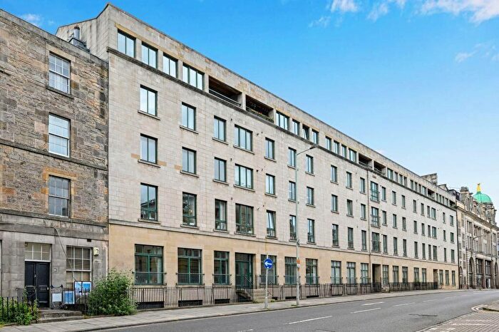 4 Bedroom Flat To Rent In East Fountainbridge, Central, Edinburgh, EH3