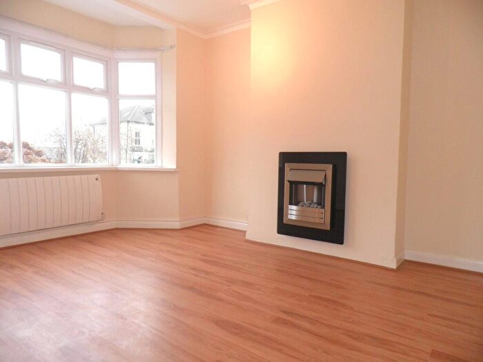 2 Bedroom Flat To Rent In Oakleigh Road North, Whetstone, London, N20