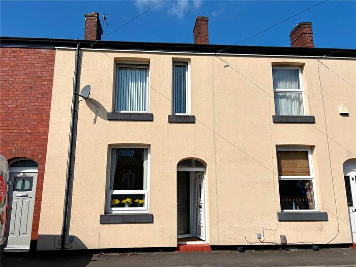 3 Bedroom Terraced House For Sale In Osborne Street, Heywood, Greater Manchester, OL10