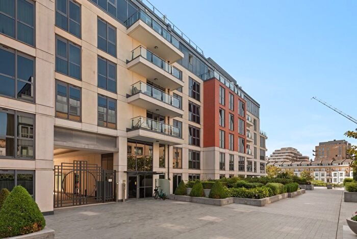 3 Bedroom Flat To Rent In Mahogany House, Lensbury Avenue, SW6