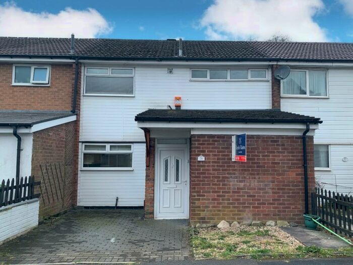 3 Bedroom Terraced House To Rent In Chilham Place; Macclesfield., SK11