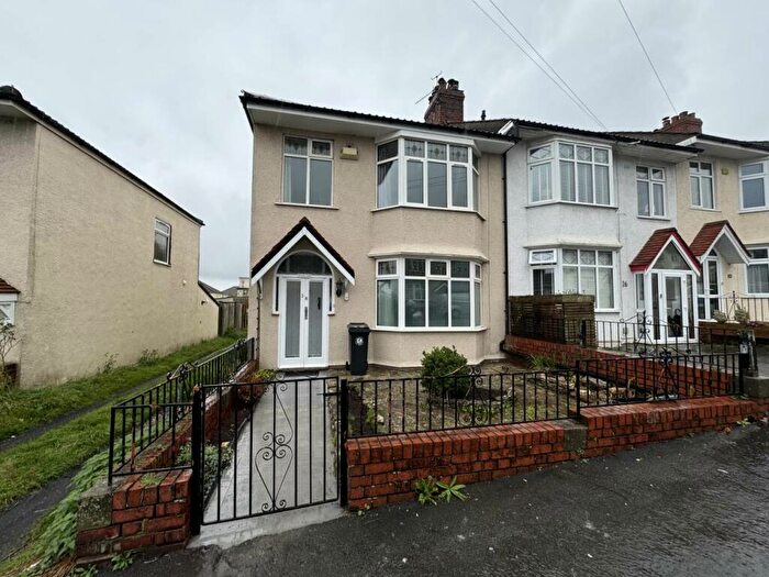 3 Bedroom End Of Terrace House To Rent In Wessex Avenue, Horfield, Bristol, BS7