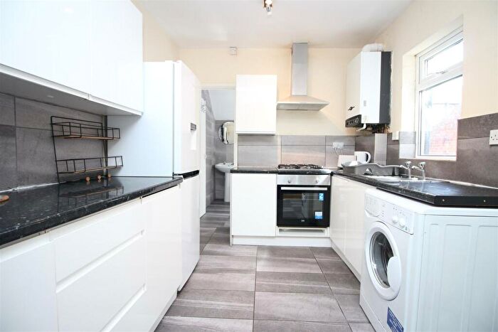 2 Bedroom Maisonette To Rent In Glenthorn Road, Newcastle Upon Tyne, NE2