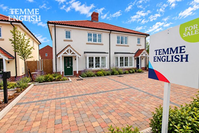 3 Bedroom Semi-Detached House For Sale In New Century Road, Laindon West, SS15