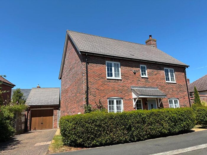 3 Bedroom Detached House For Sale In Samantha Close, Welford On Avon, CV37