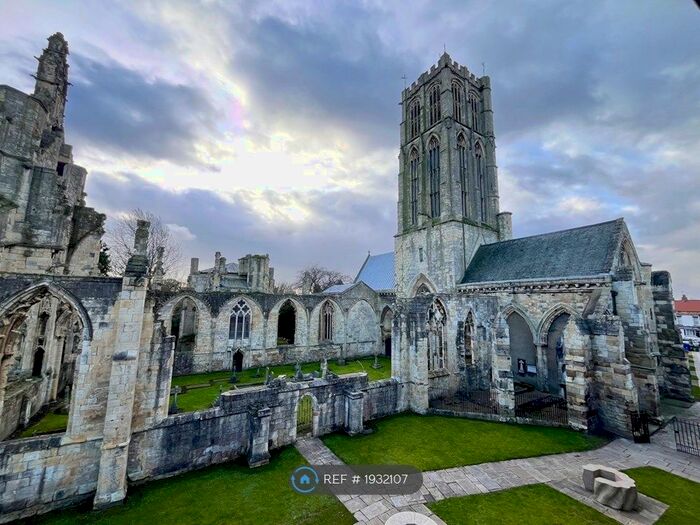 2 Bedroom Flat To Rent In Bishop Court, Howden, DN14