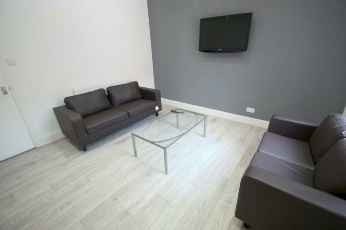 4 Bedroom Terraced House To Rent In Beamsley Mount, Hyde Park, Leeds, LS6