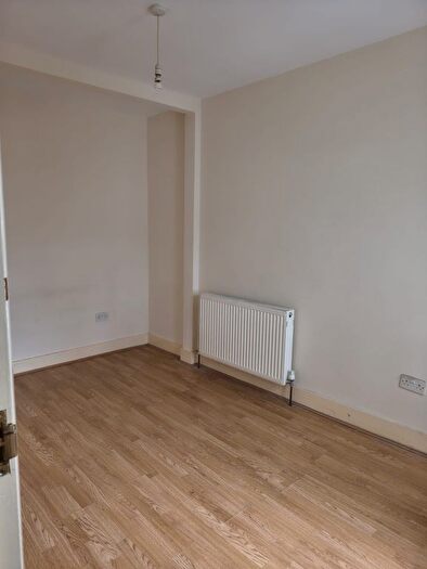 3 Bedroom Terraced House To Rent In Swete Street, London, E13