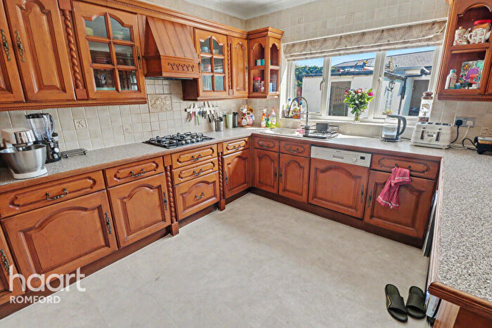 3 Bedroom Semi-Detached House To Rent In Lessington Avenue, Romford, RM7