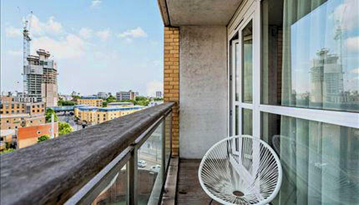 2 Bedroom Apartment To Rent In Westferry Circus, Canary Wharf, E14