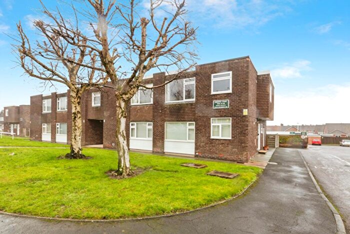 2 Bedroom Flat For Sale In Minster Court, Durham, DH1