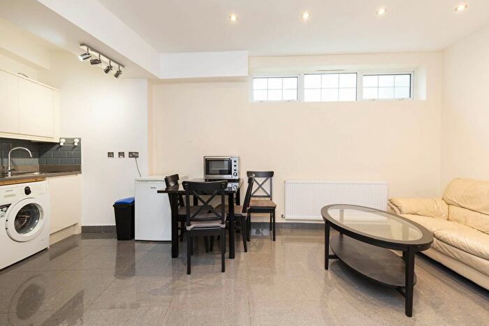 1 Bedroom Flat To Rent In Brondesbury Park, London, NW2