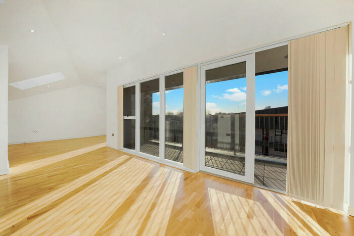 1 Bedroom Apartment To Rent In Giles Court Tabernacle Gardens, E2