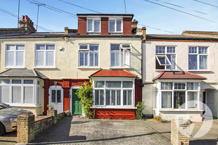 6 Bedroom Terraced House For Sale In Halons Road, London, SE9
