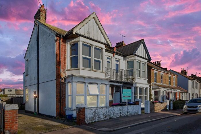 1 Bedroom Flat For Sale In St. Andrews Road, Shoeburyness, Essex, SS3