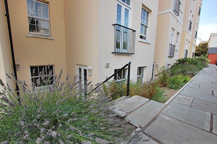 2 Bedroom Flat For Sale In Evesham Road, Cheltenham, GL52