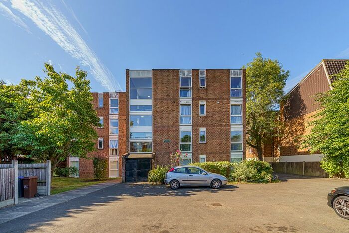 1 Bedroom Flat To Rent In Albemarle Road, Beckenham, BR3